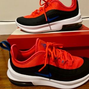 ✨Like New✨ Nike Air Max Axis